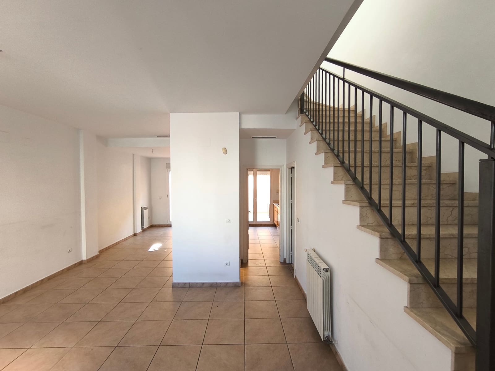 4 soveværelse Byhus til salg i Valencia by med garage - € 655.000 (Ref: 9981849)