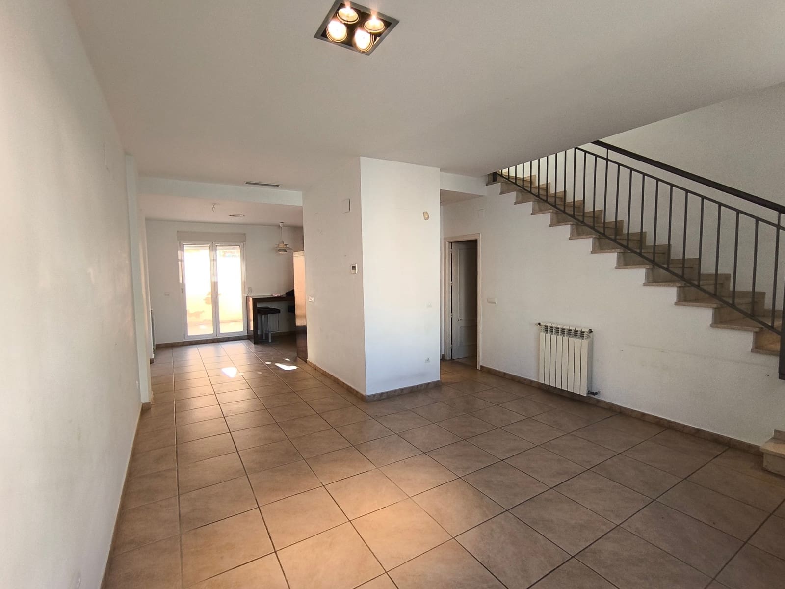 4 soveværelse Byhus til salg i Valencia by med garage - € 655.000 (Ref: 9981849)