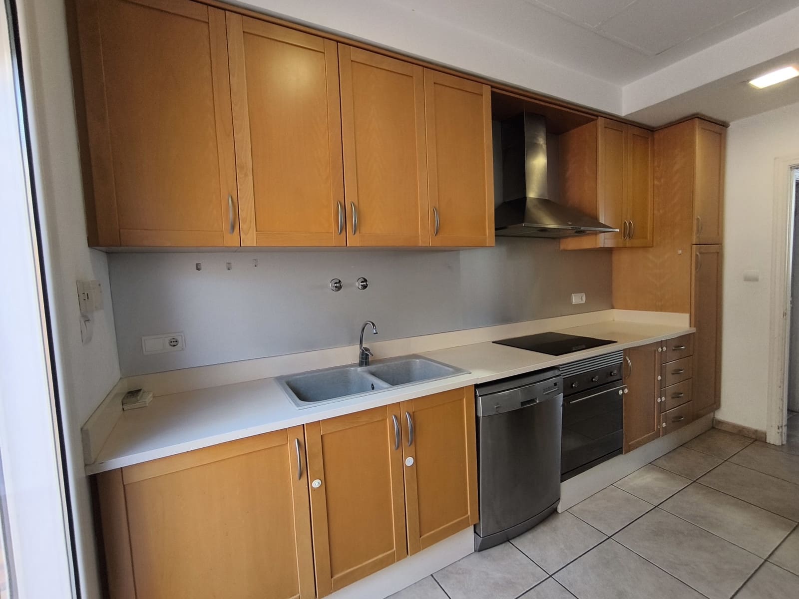 4 soveværelse Byhus til salg i Valencia by med garage - € 655.000 (Ref: 9981849)