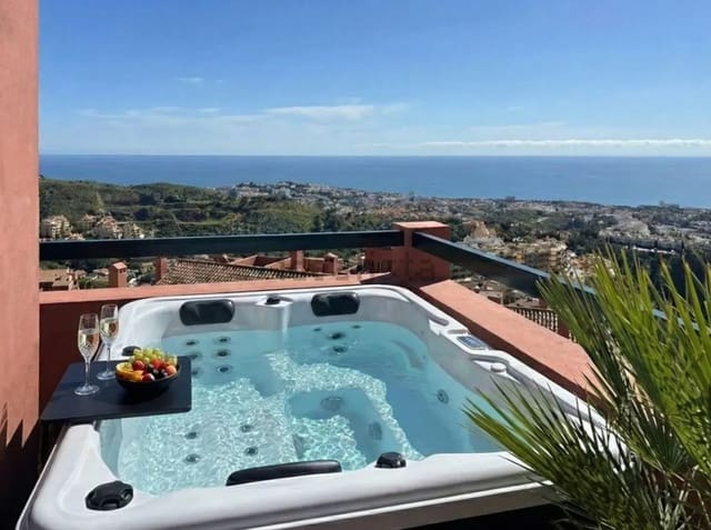 3 soverom Leilighet til salgs i Calahonda, Mijas med svømmebasseng garasje - € 895 000 (Ref: 10000923)