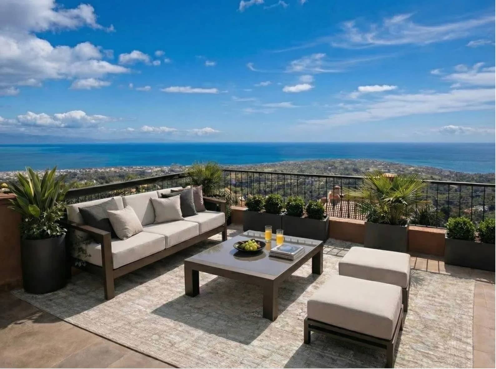 3 soverom Leilighet til salgs i Mijas Costa med svømmebasseng garasje - € 895 000 (Ref: 10000923)