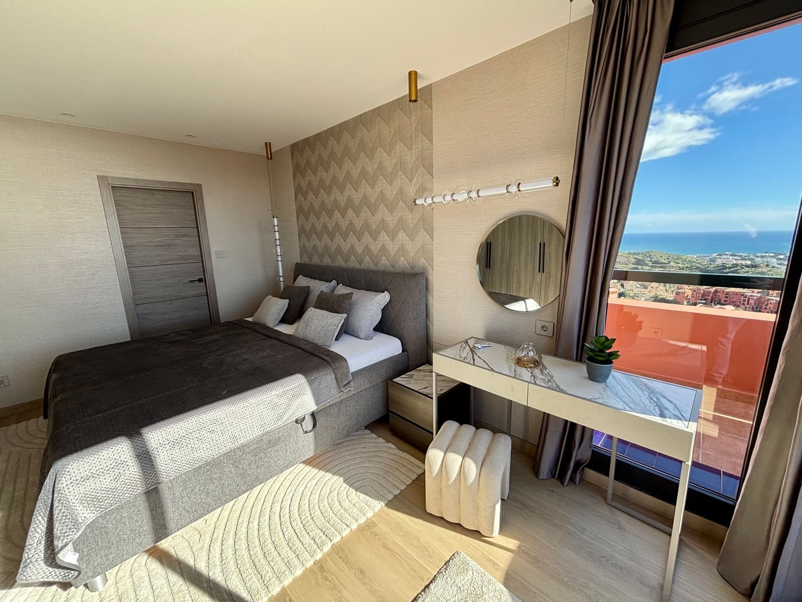 3 soverom Leilighet til salgs i Mijas Costa med svømmebasseng garasje - € 895 000 (Ref: 10000923)