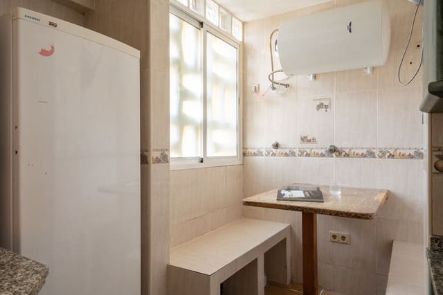 2 soveværelse Lejlighed til salg i Centro ciudad, Fuengirola med garage - € 375.000 (Ref: 10000924)
