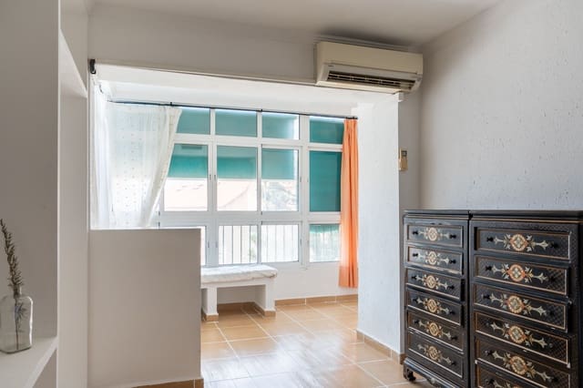 2 soveværelse Lejlighed til salg i Centro ciudad, Fuengirola med garage - € 375.000 (Ref: 10000924)