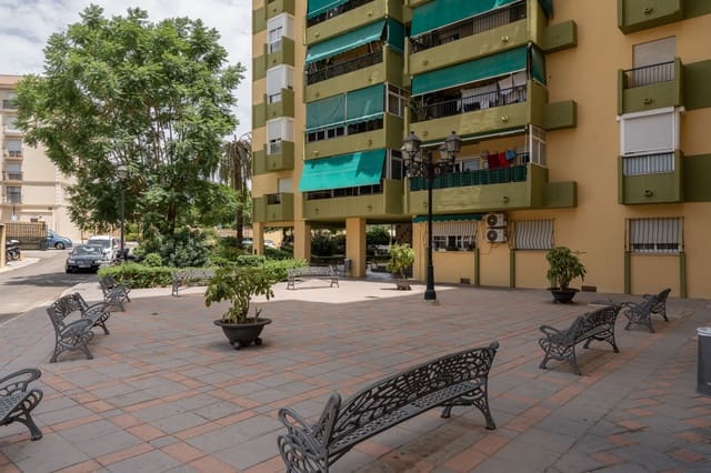 2 soveværelse Lejlighed til salg i Centro ciudad, Fuengirola med garage - € 375.000 (Ref: 10000924)