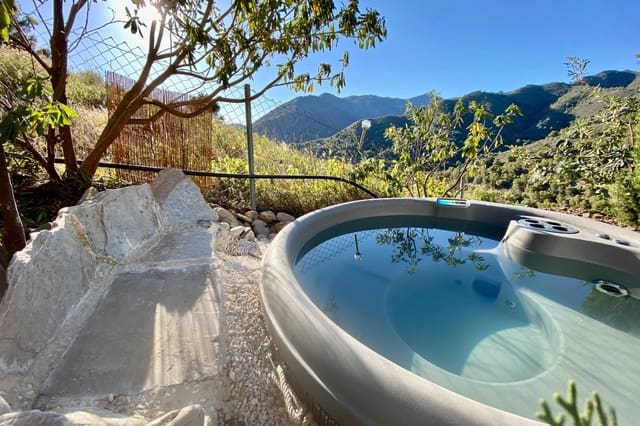 Casa en Frigiliana en venta con piscina - 595.000 € (Ref: 10004494)