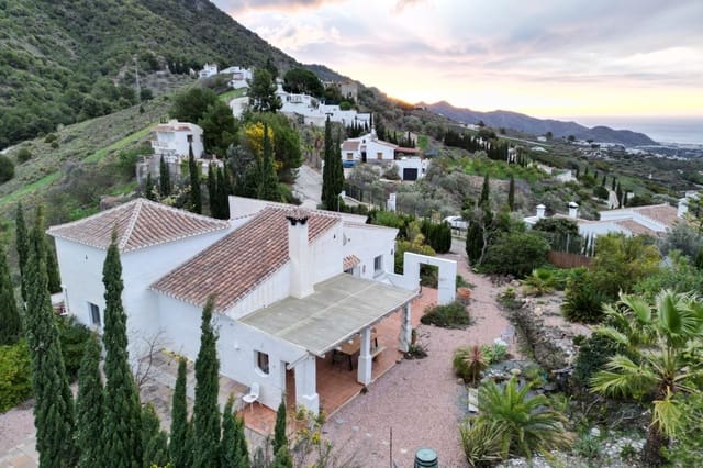 Casa en Frigiliana en venta con piscina - 595.000 € (Ref: 10004494)