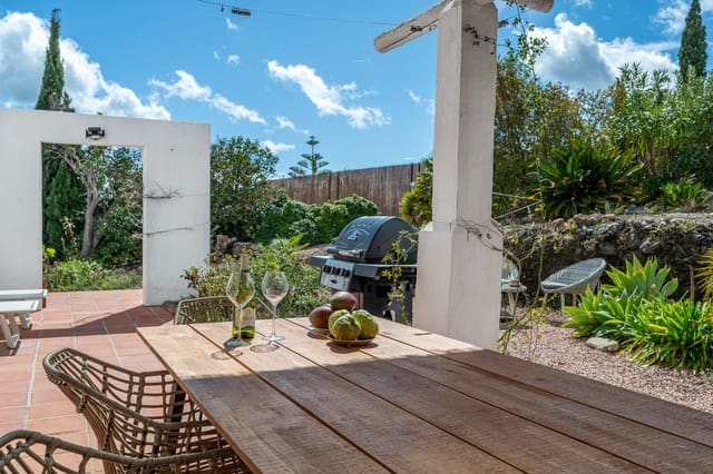 Casa en Frigiliana en venta con piscina - 595.000 € (Ref: 10004494)