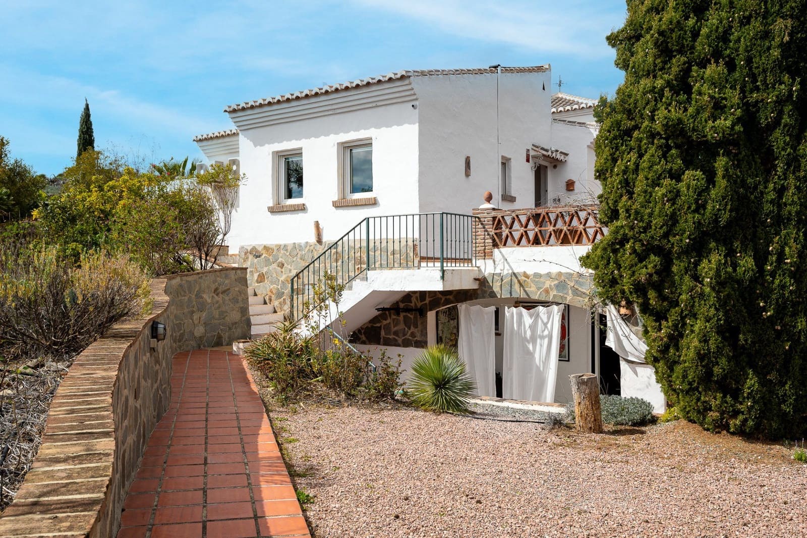 Casa en Frigiliana en venta con piscina - 595.000 € (Ref: 10004494)