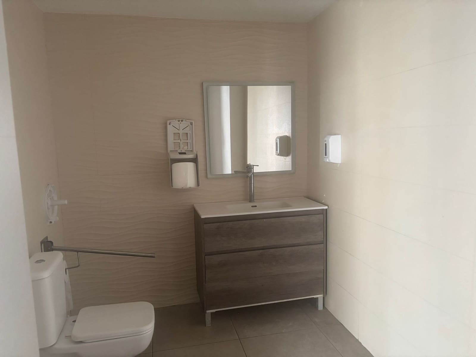 Commercial for sale in Benalmadena - € 630,000 (Ref: 10004639)