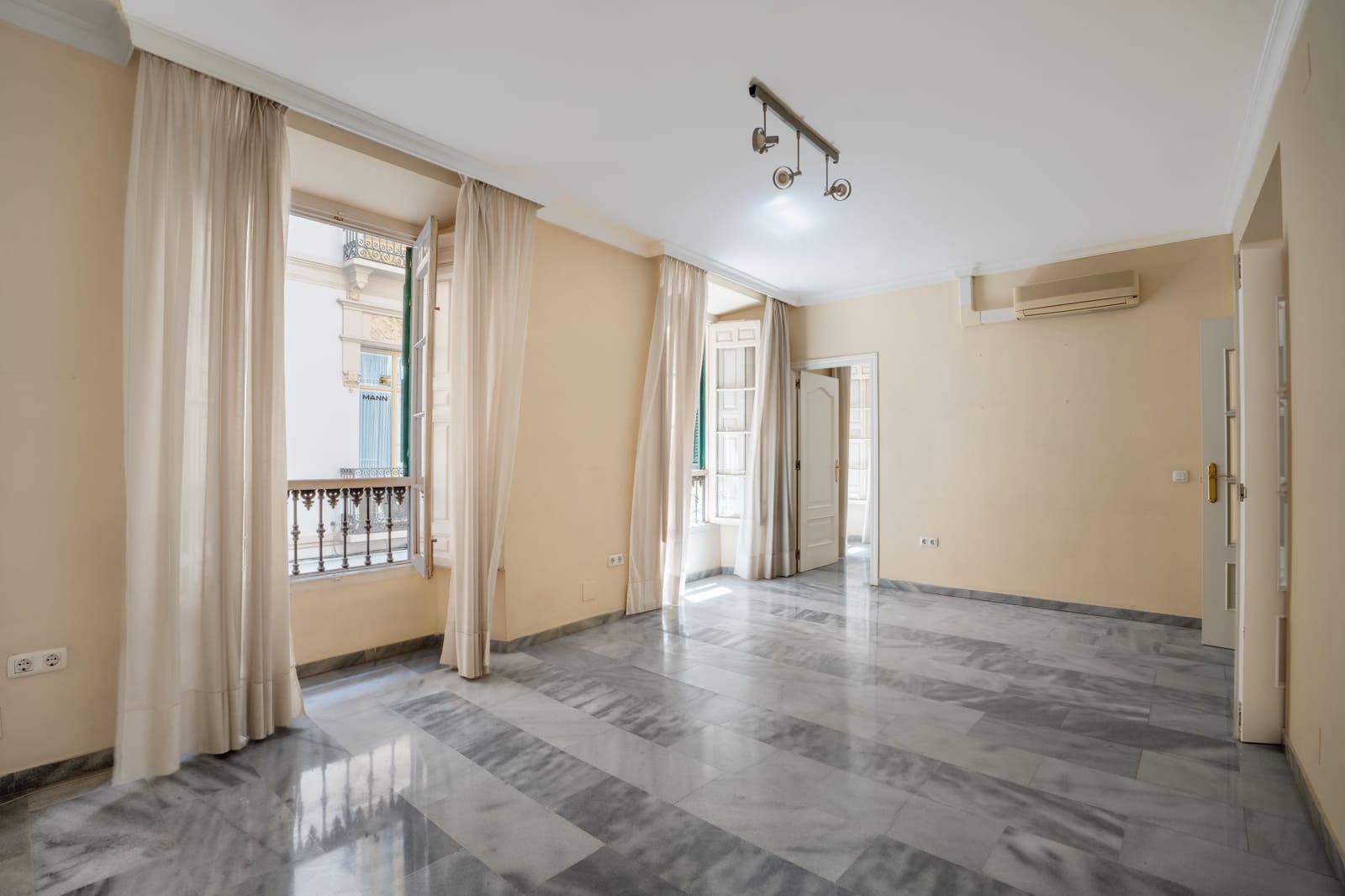 Ufficio da affittare in Malaga citta - 2.000 € (Rif: 10006734)