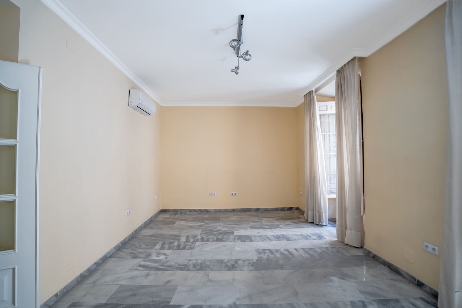 Ufficio da affittare in Malaga citta - 2.000 € (Rif: 10006734)
