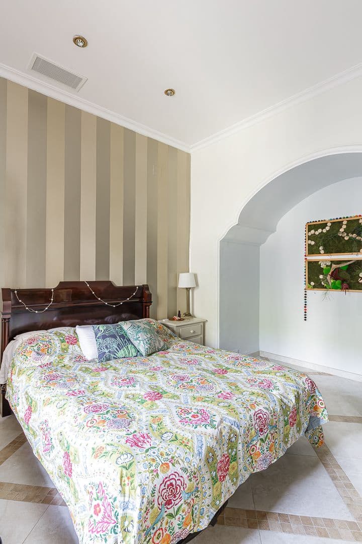 4 slaapkamer Huis te huur in Malaga stad met garage - € 3.350 (Ref: 10007903)