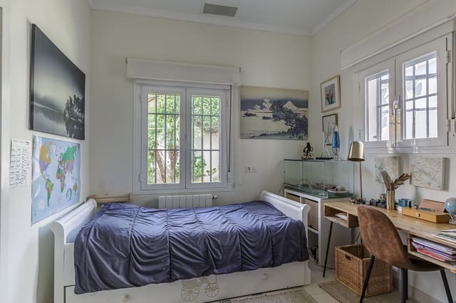 4 slaapkamer Huis te huur in Pedregalejo, Málaga stad - € 3.350 (Ref: 10007903)