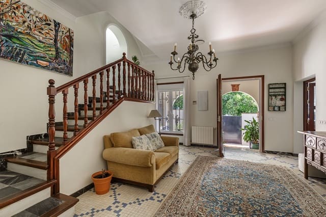 4 slaapkamer Huis te huur in Pedregalejo, Málaga stad - € 3.350 (Ref: 10007903)