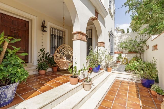 4 slaapkamer Huis te huur in Pedregalejo, Málaga stad - € 3.350 (Ref: 10007903)