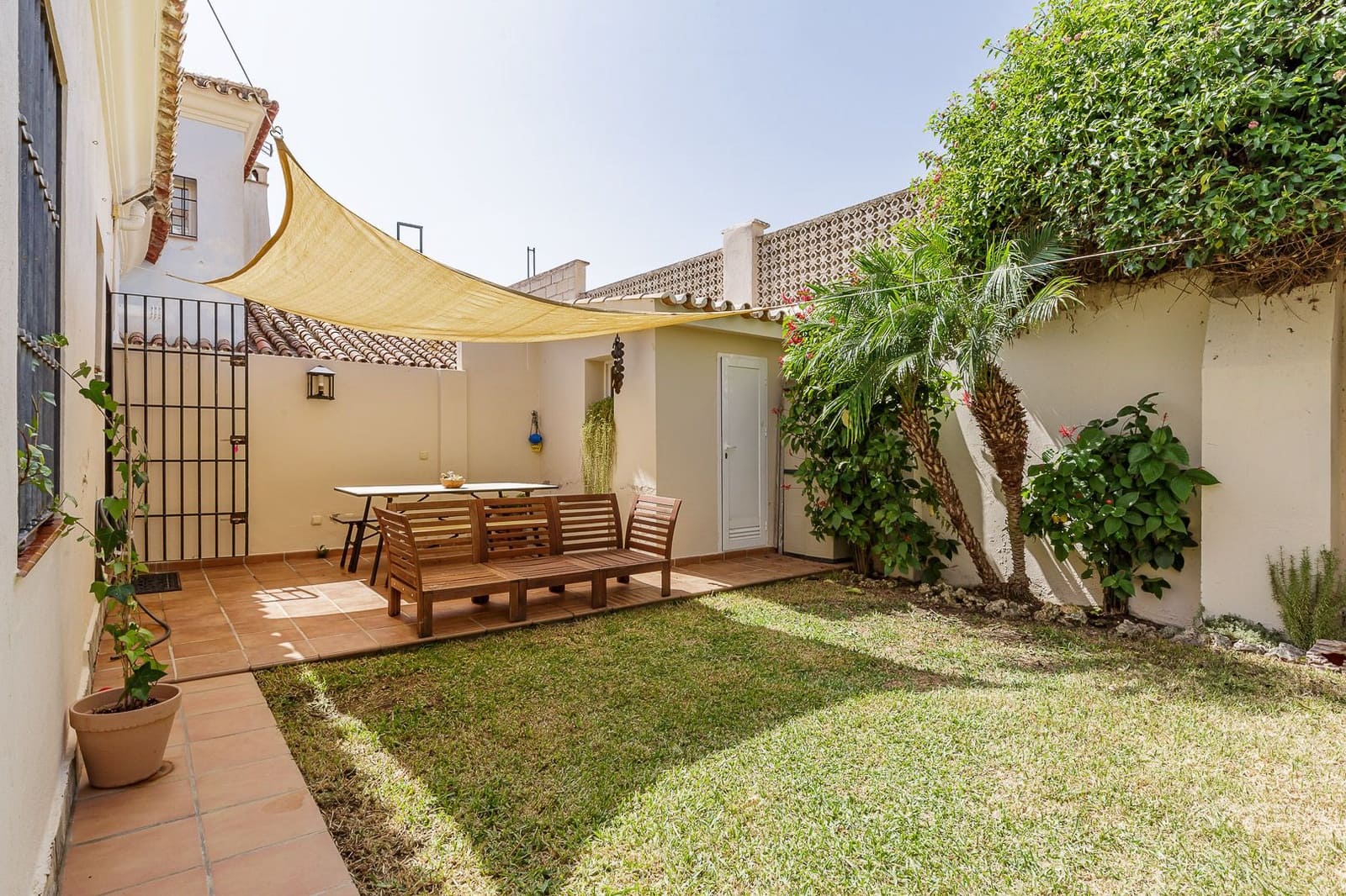 4 slaapkamer Huis te huur in Malaga stad met garage - € 3.350 (Ref: 10007903)