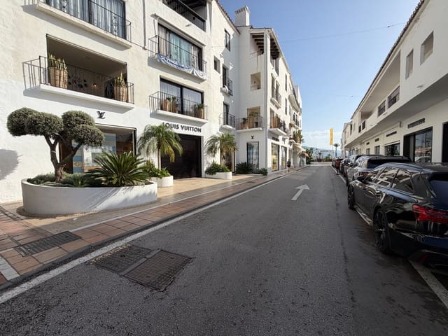 Apartamento de 1 habitación en Puerto Banus, Marbella en venta - 656.000 € (Ref: 10012238)