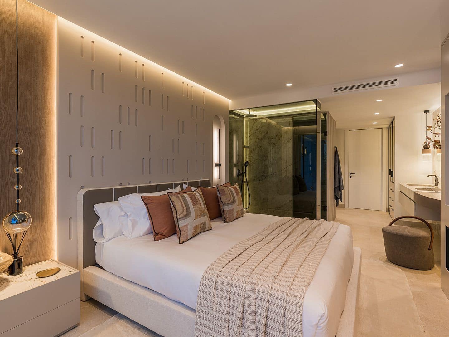 3 bedroom Apartment for sale in Estepona with pool - € 2,995,000 (Ref: 10012552)