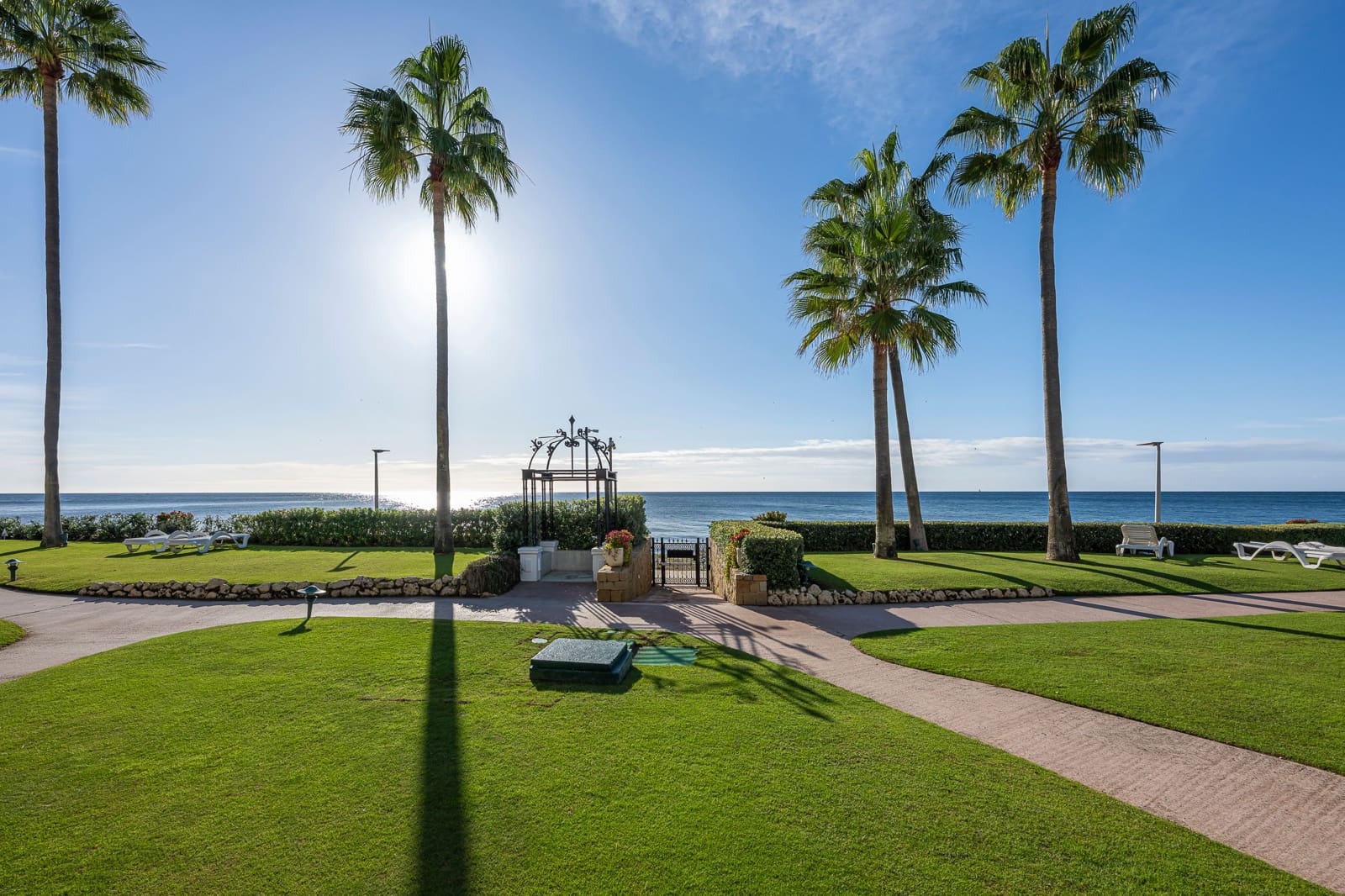 3 bedroom Apartment for sale in Estepona with pool - € 2,995,000 (Ref: 10012552)