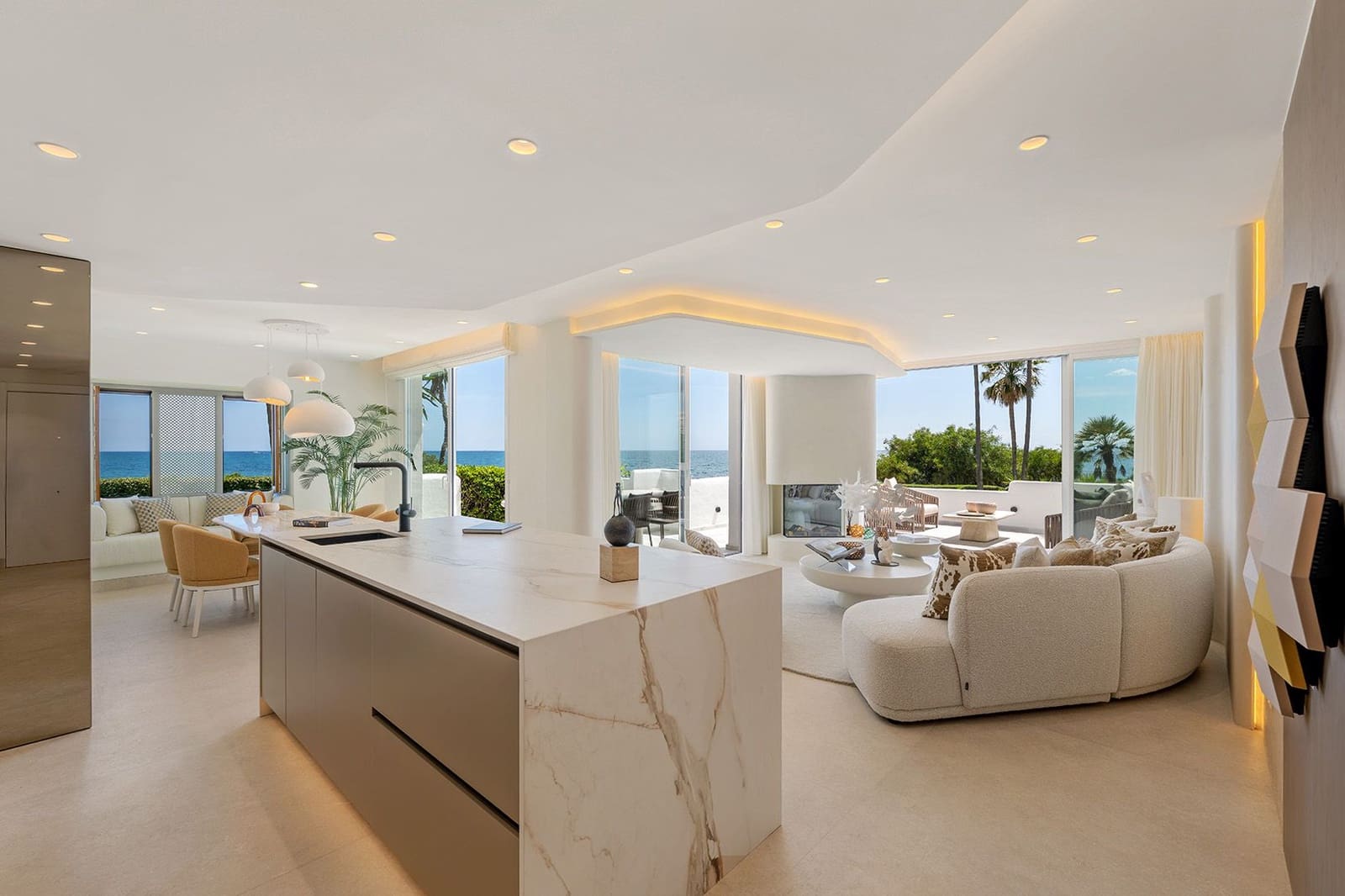 3 bedroom Apartment for sale in Estepona with pool - € 2,995,000 (Ref: 10012552)
