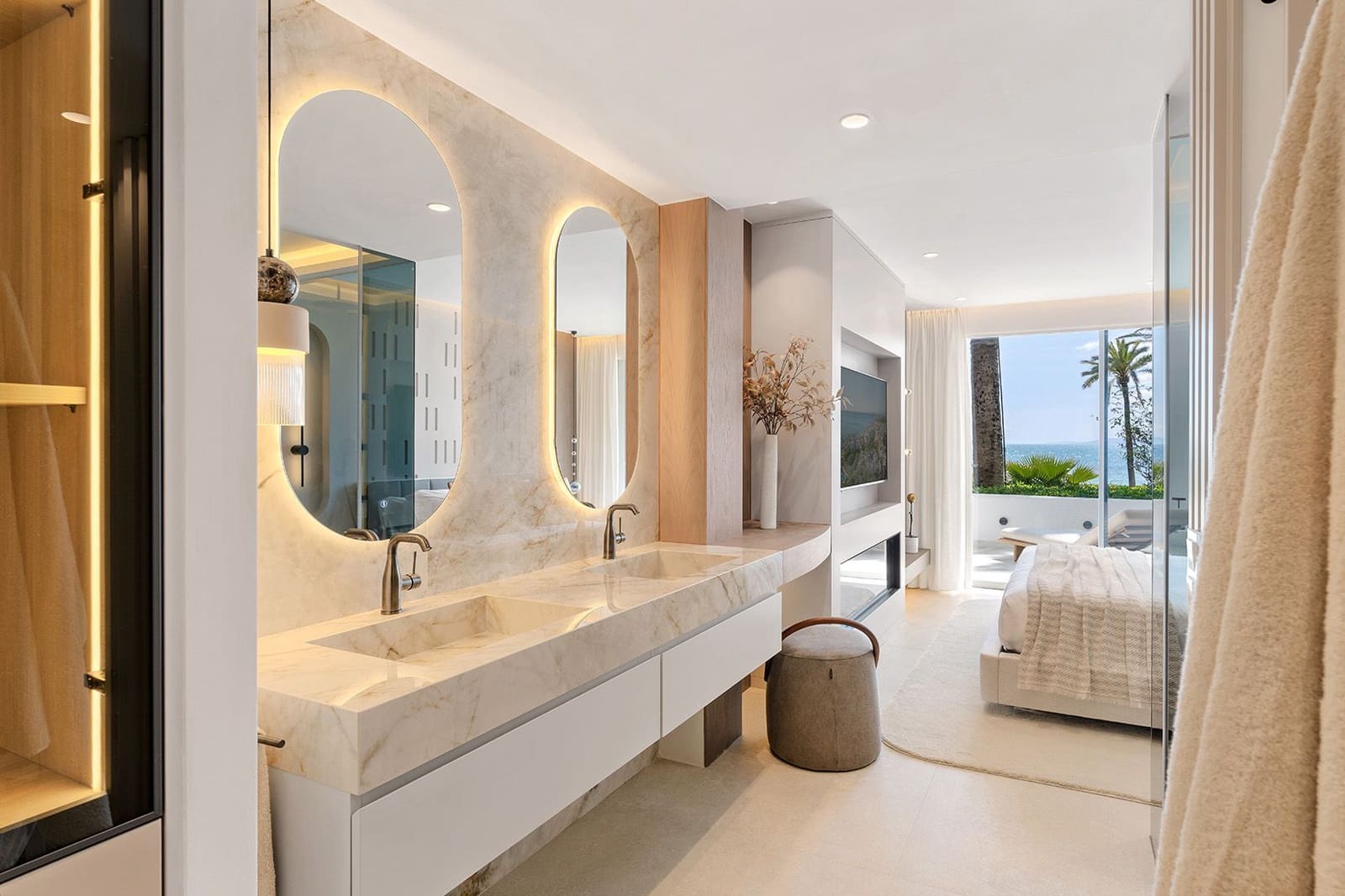 3 bedroom Apartment for sale in Estepona with pool - € 2,995,000 (Ref: 10012552)