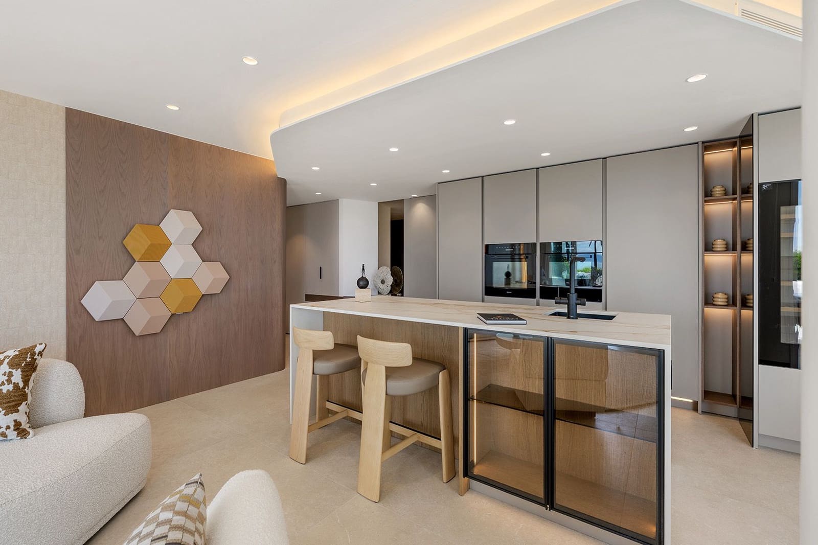 3 bedroom Apartment for sale in Estepona with pool - € 2,995,000 (Ref: 10012552)