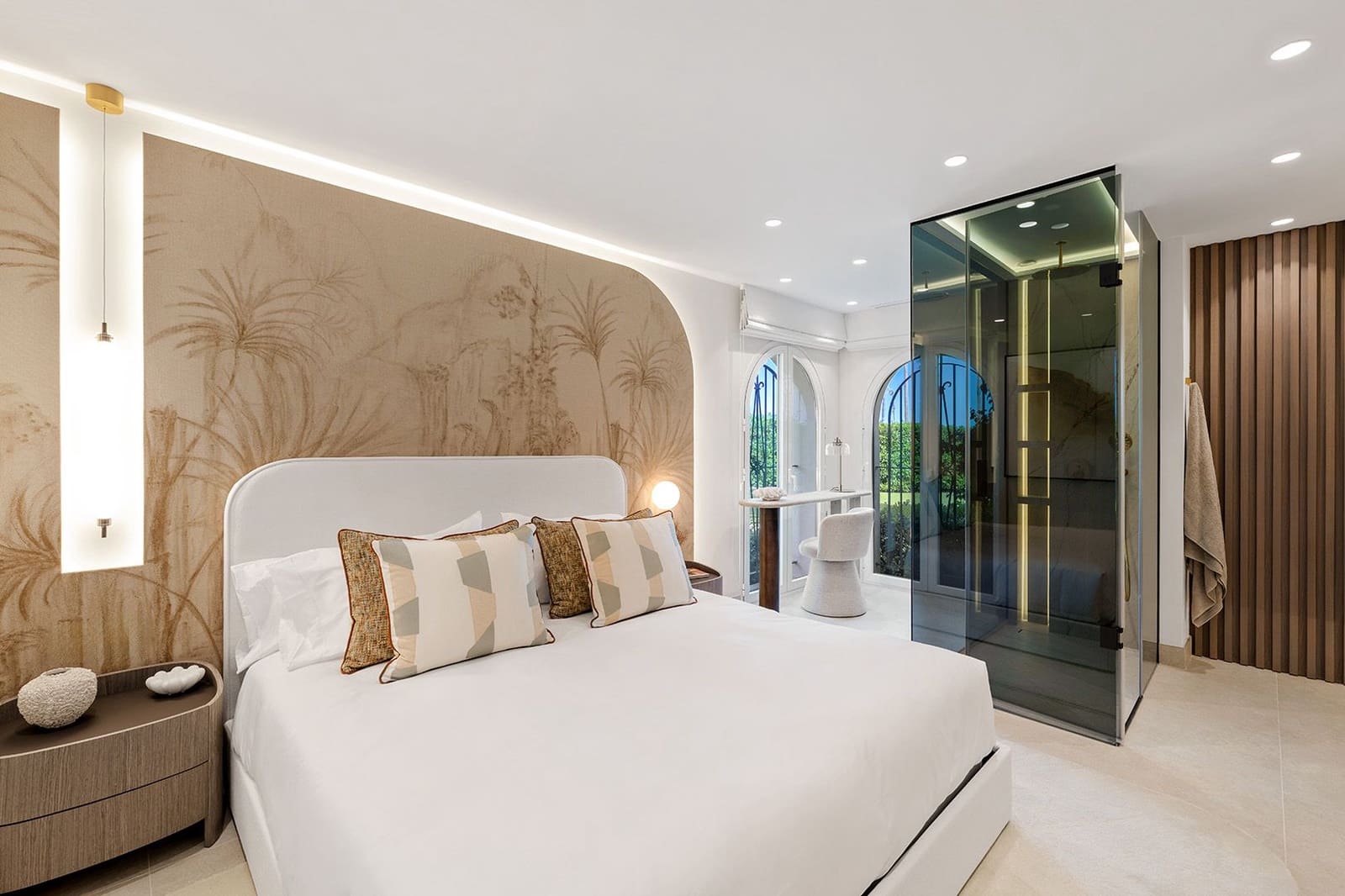 3 bedroom Apartment for sale in Estepona with pool - € 2,995,000 (Ref: 10012552)