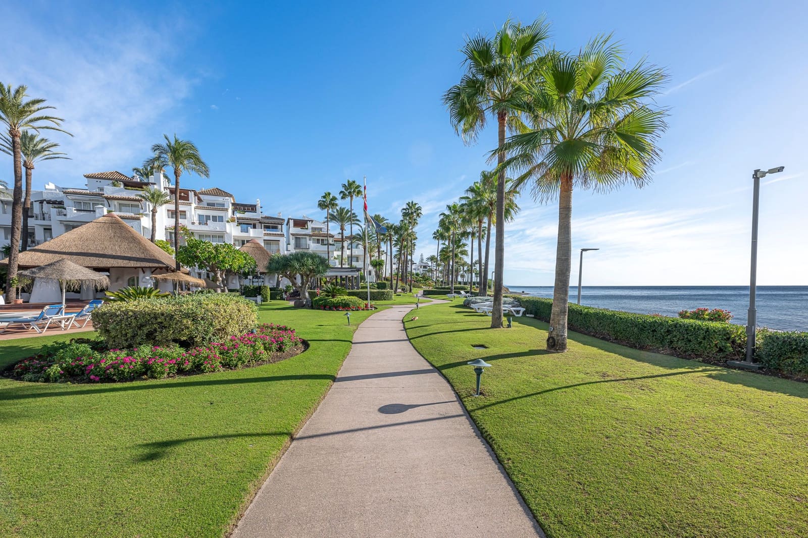 3 bedroom Apartment for sale in Estepona with pool - € 2,995,000 (Ref: 10012552)