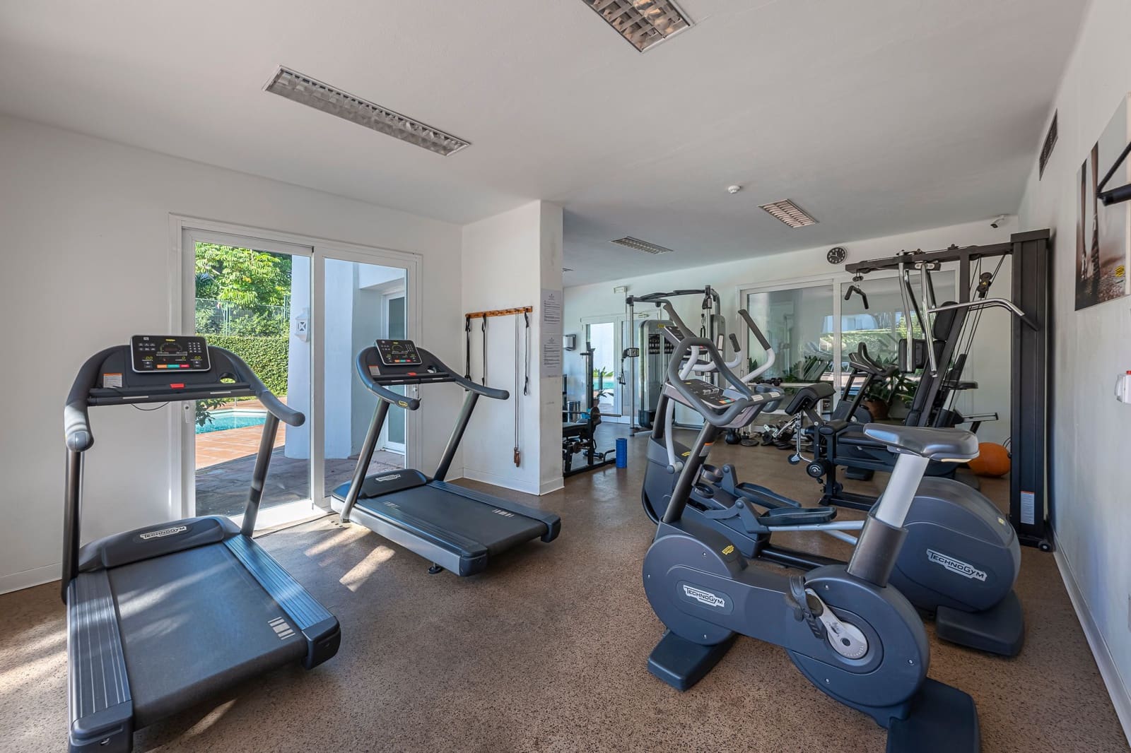 3 bedroom Apartment for sale in Estepona with pool - € 2,995,000 (Ref: 10012552)
