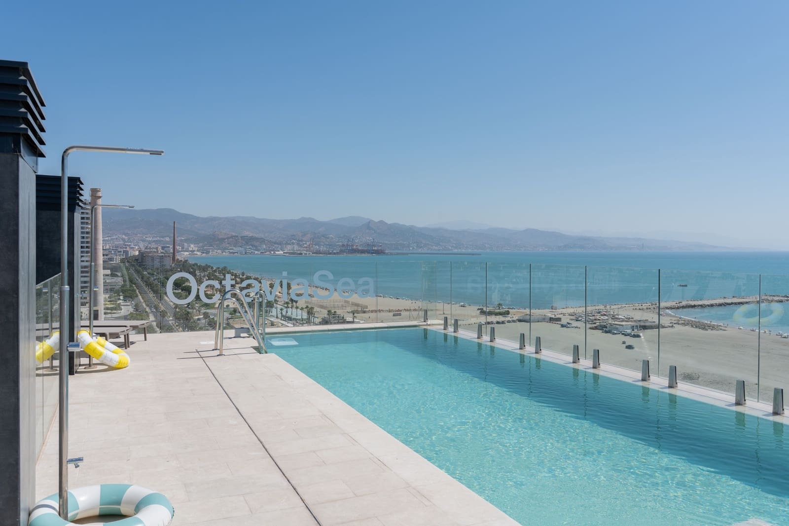 2 slaapkamer Appartement te koop in Malaga stad met zwembad garage - € 1.100.000 (Ref: 10012670)