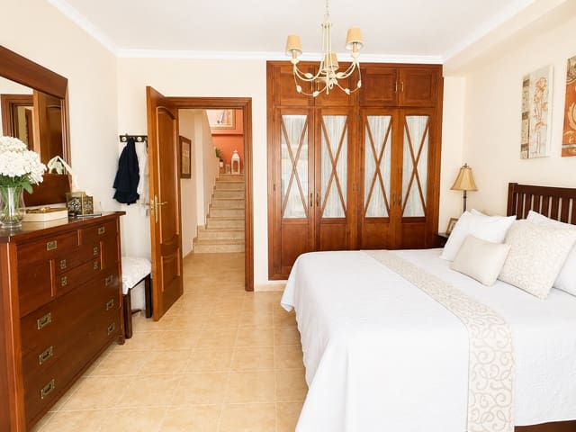 3 chambre Appartement à vendre à Zona Puerto Deportivo, Fuengirola - 745 000 € (Ref: 10015820)