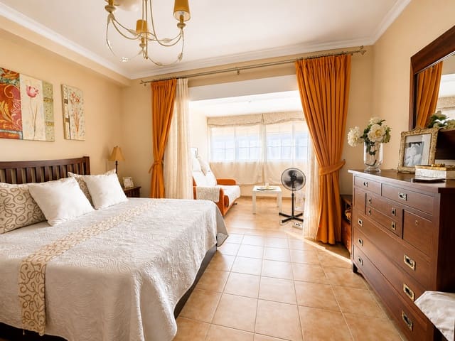 3 chambre Appartement à vendre à Zona Puerto Deportivo, Fuengirola - 745 000 € (Ref: 10015820)