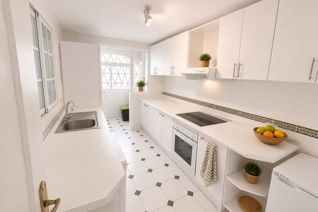 5 chambre Maison de Ville à vendre à Fuengirola avec piscine garage - 470 000 € (Ref: 10016667)
