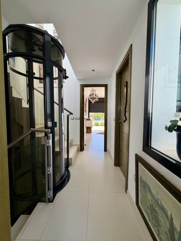 3 quarto Casa em Banda para venda em Lomas De Marbella, Marbella com piscina garagem - 1 590 000 € (Ref: 10019919)