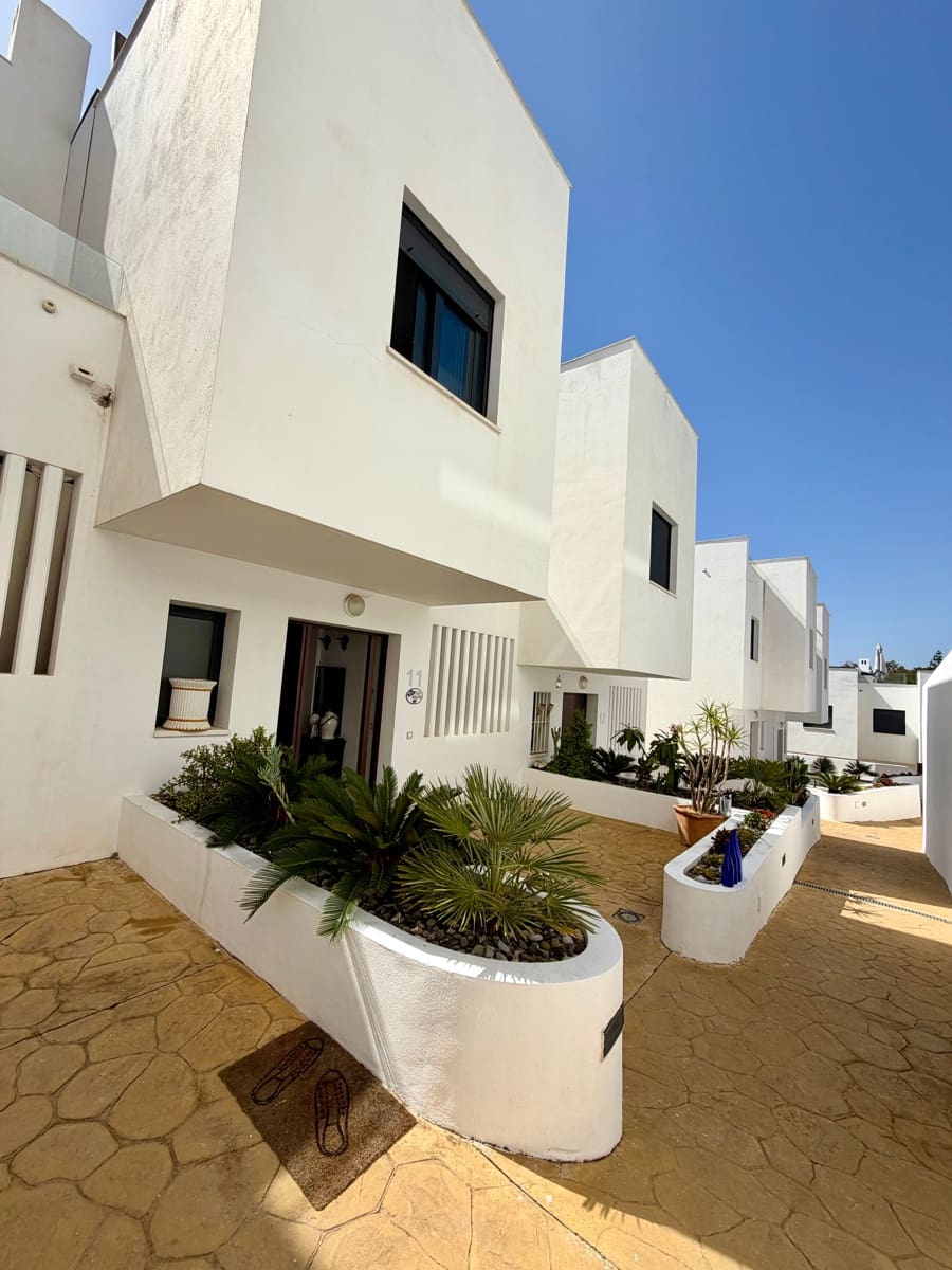 3 quarto Casa em Banda para venda em Marbella com piscina garagem - 1 590 000 € (Ref: 10019919)
