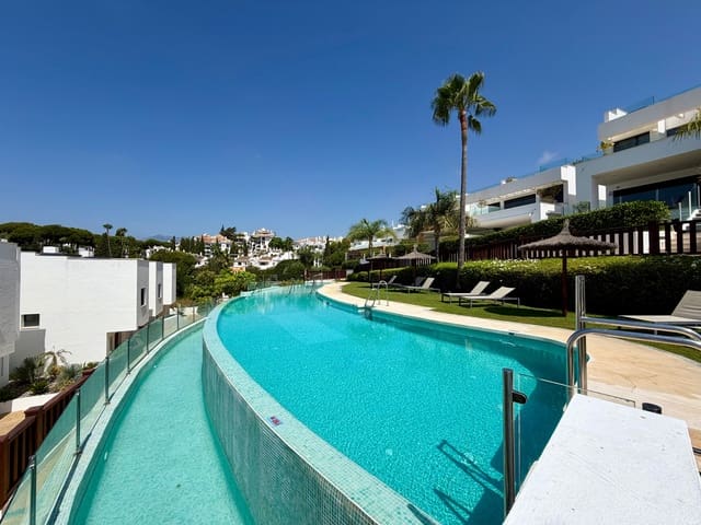 3 quarto Casa em Banda para venda em Lomas De Marbella, Marbella com piscina garagem - 1 590 000 € (Ref: 10019919)
