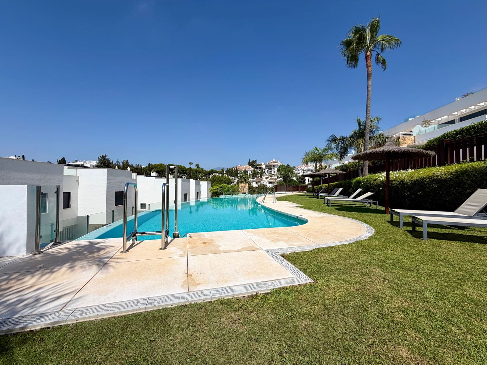 3 quarto Casa em Banda para venda em Marbella com piscina garagem - 1 590 000 € (Ref: 10019919)