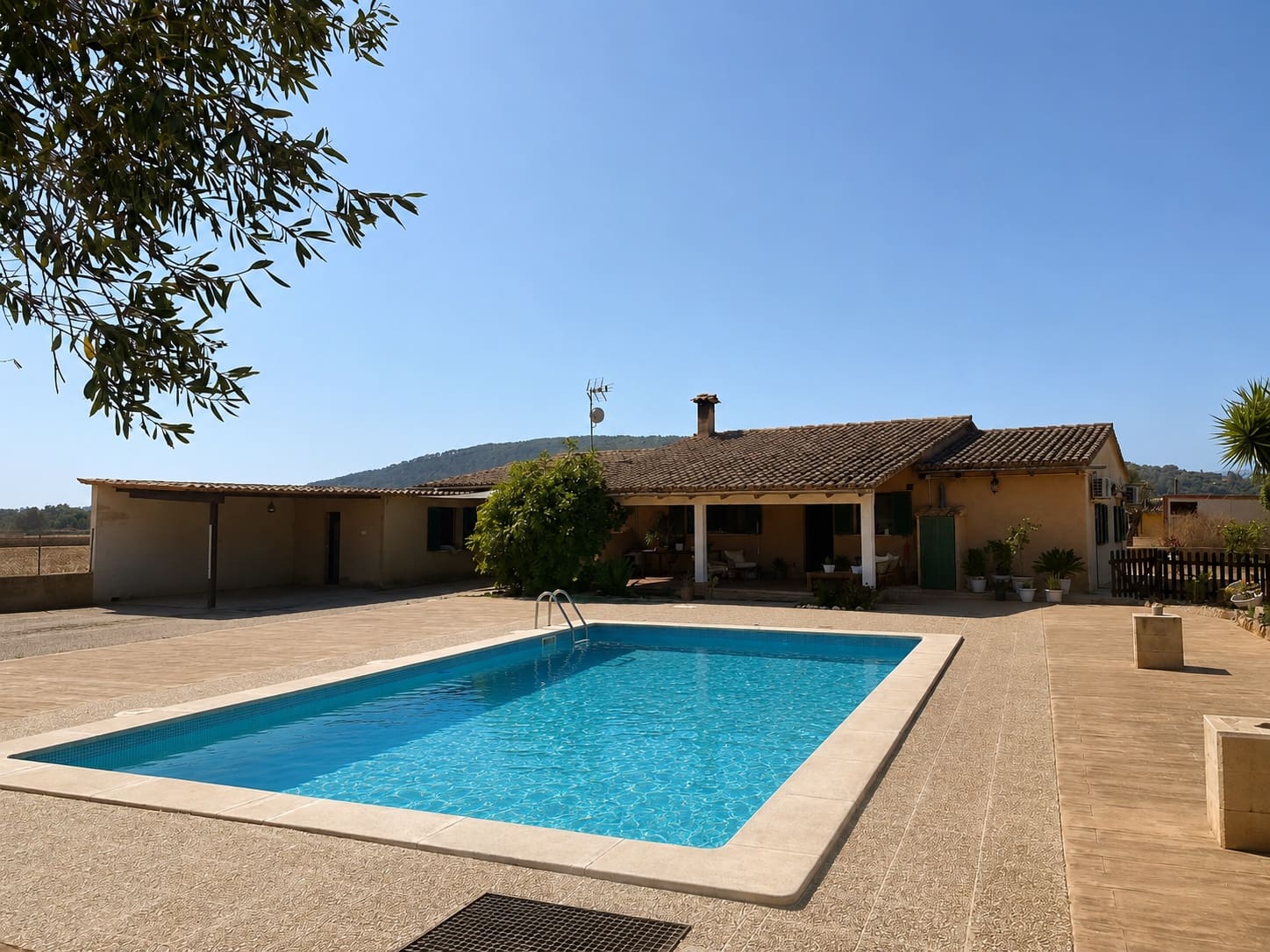 Maison de Ville de 5 chambres à louer à Algaida avec piscine - 3 000 € (Ref: 10019920)