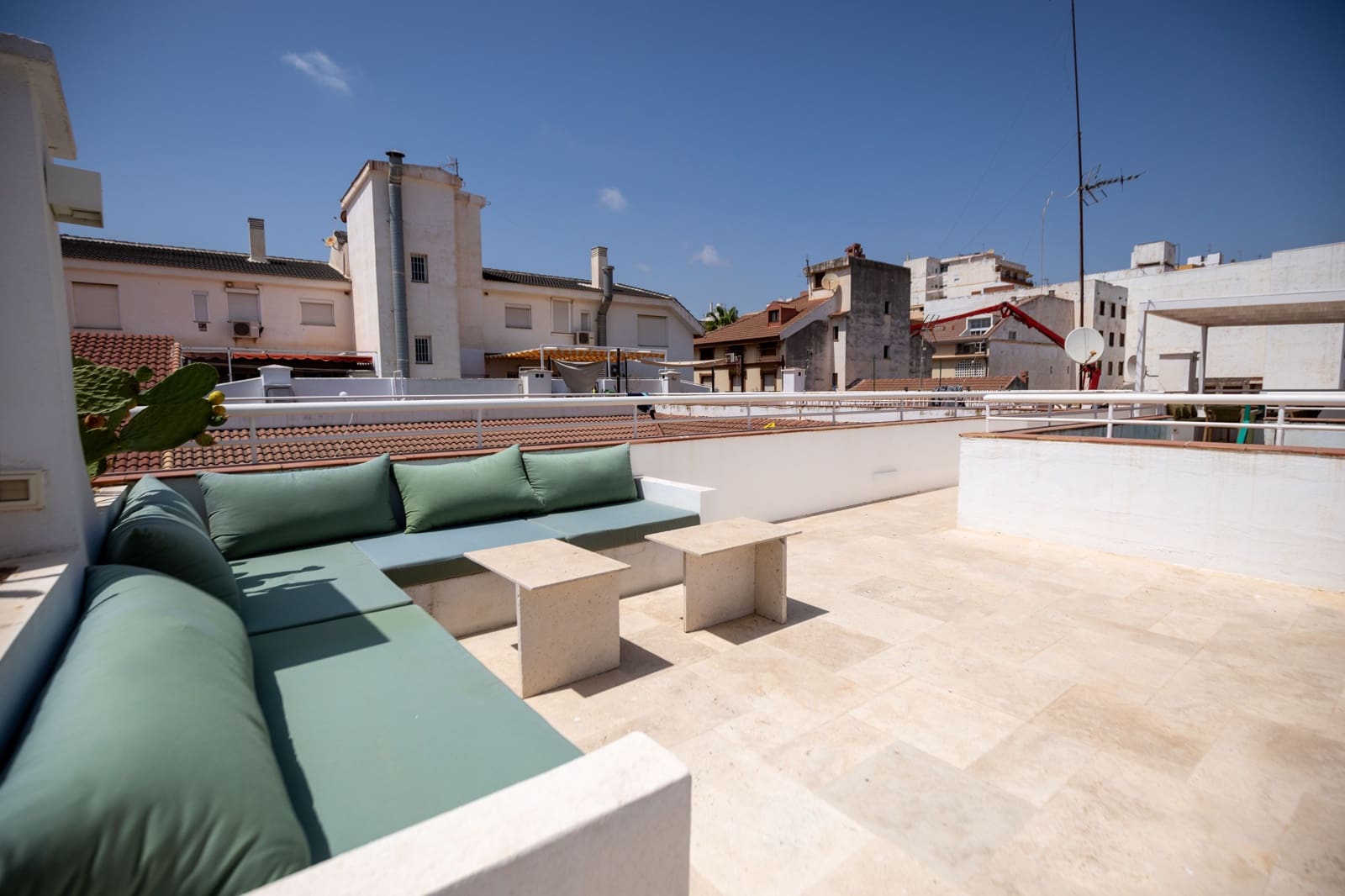 Ático de 4 habitaciones en Málaga ciudad en alquiler - 4.000 € (Ref: 10021502)