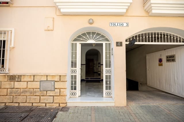 Ático de 4 habitaciones en La Trinidad, Málaga ciudad en alquiler - 4.000 € (Ref: 10021502)