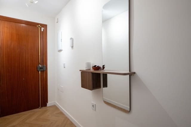 Ático de 4 habitaciones en La Trinidad, Málaga ciudad en alquiler - 4.000 € (Ref: 10021502)