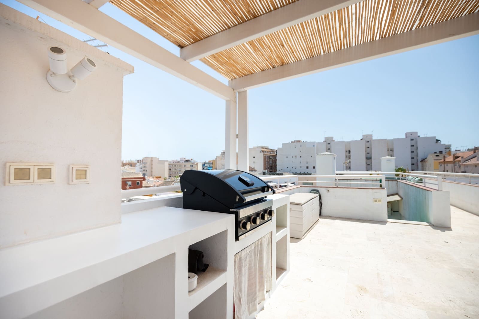 Ático de 4 habitaciones en Málaga ciudad en alquiler - 4.000 € (Ref: 10021502)