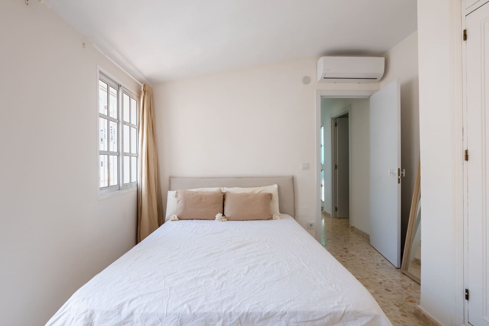 Ático de 4 habitaciones en Málaga ciudad en alquiler - 4.000 € (Ref: 10021502)