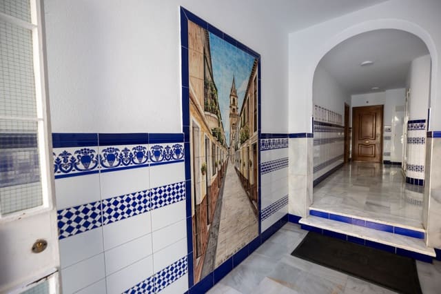 Ático de 4 habitaciones en La Trinidad, Málaga ciudad en alquiler - 4.000 € (Ref: 10021502)