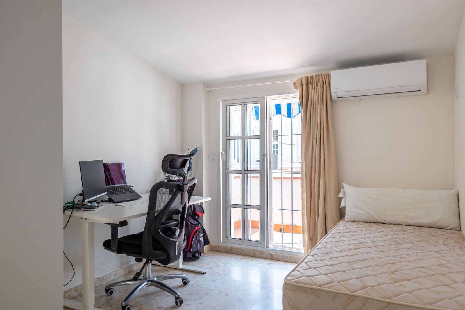 Ático de 4 habitaciones en Málaga ciudad en alquiler - 4.000 € (Ref: 10021502)