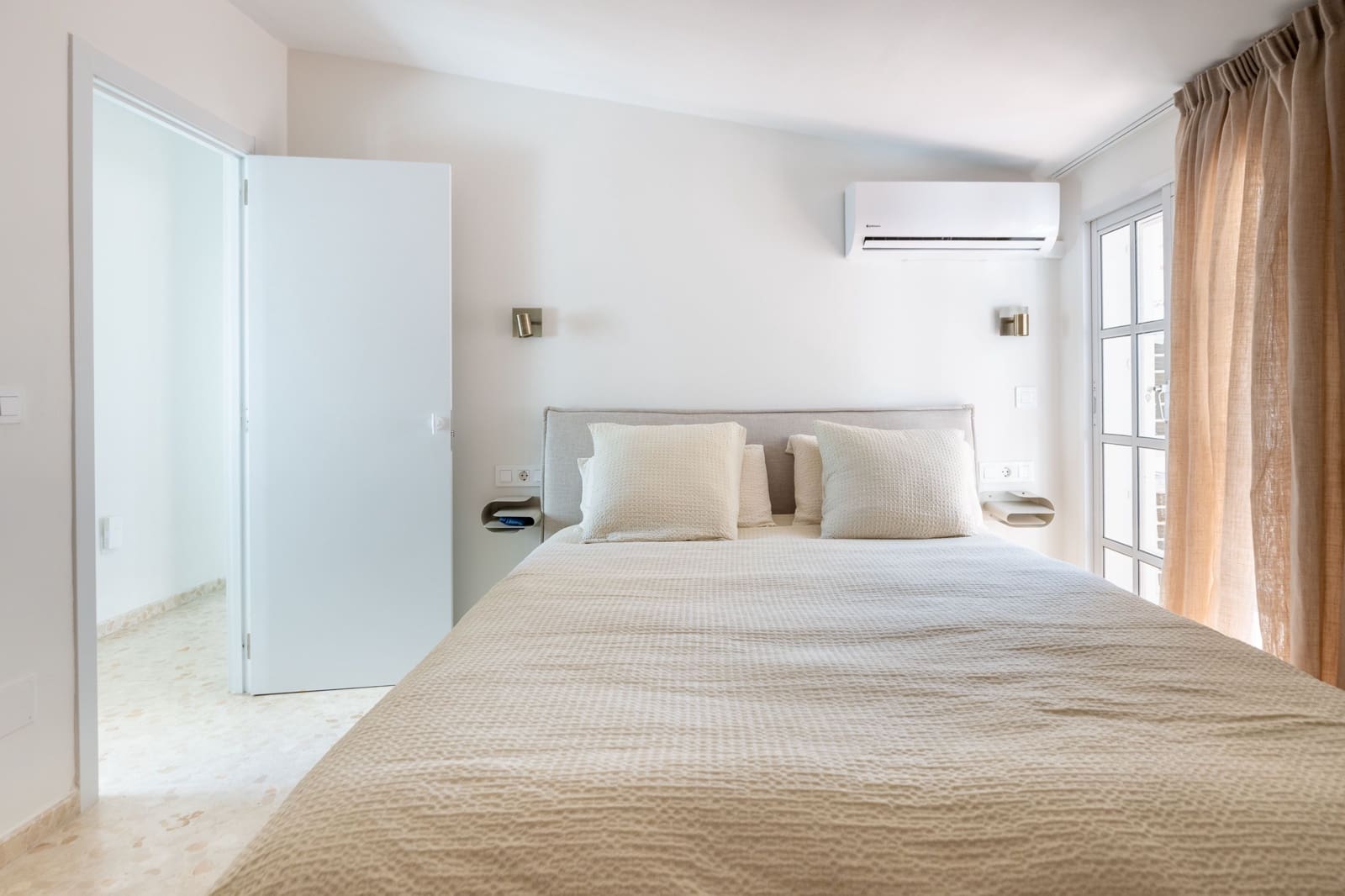 Ático de 4 habitaciones en Málaga ciudad en alquiler - 4.000 € (Ref: 10021502)