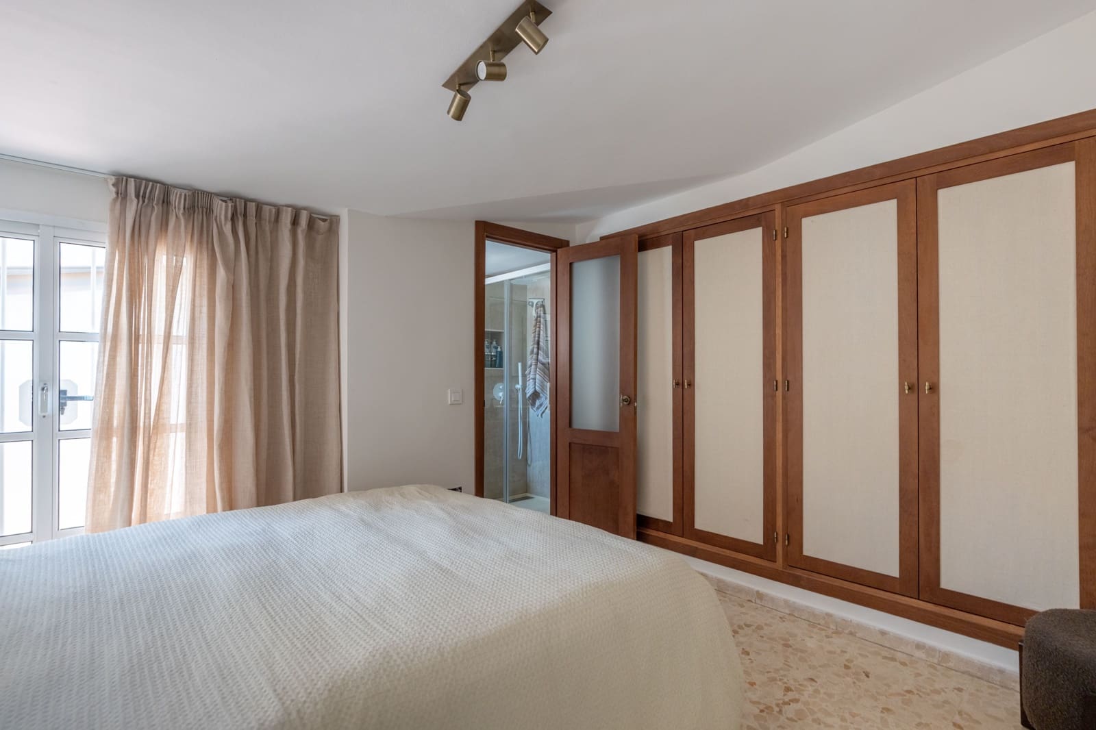 Ático de 4 habitaciones en Málaga ciudad en alquiler - 4.000 € (Ref: 10021502)
