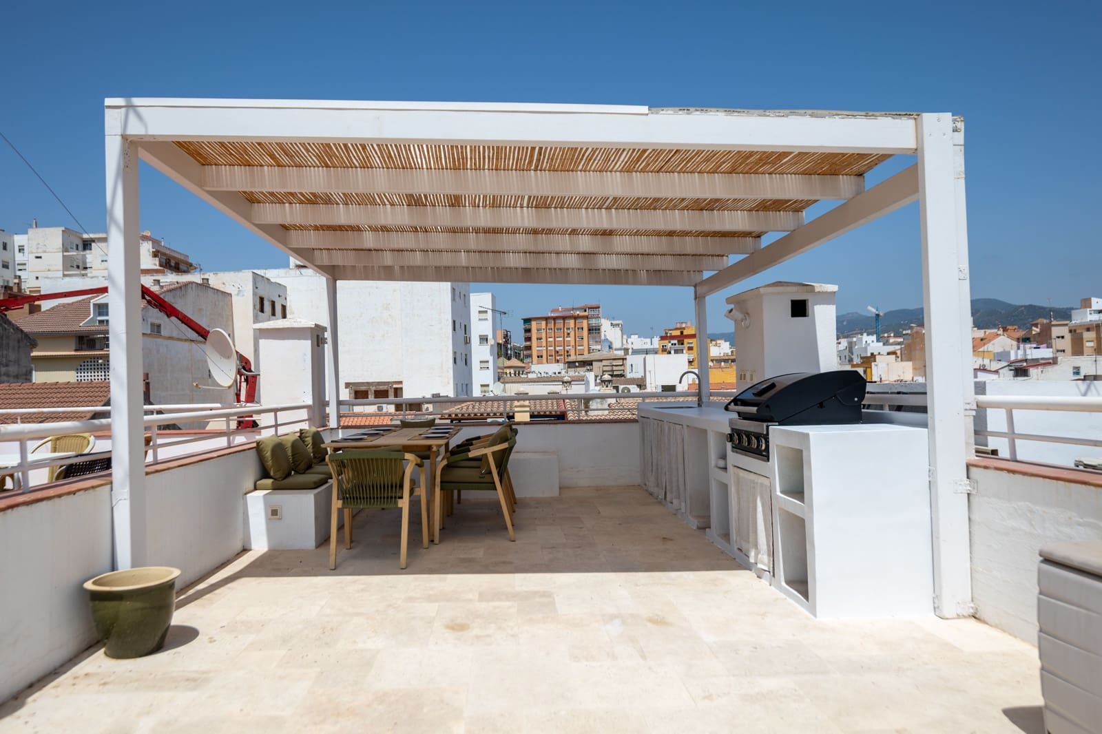 Ático de 4 habitaciones en Málaga ciudad en alquiler - 4.000 € (Ref: 10021502)