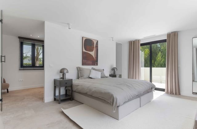 6 sypialnia Willa na sprzedaż w San Pedro de Alcantara, Marbella z basenem - 4 350 000 € (Ref: 10023223)